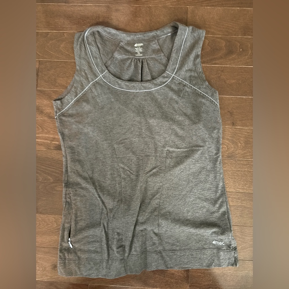 Montain equipement coop gray